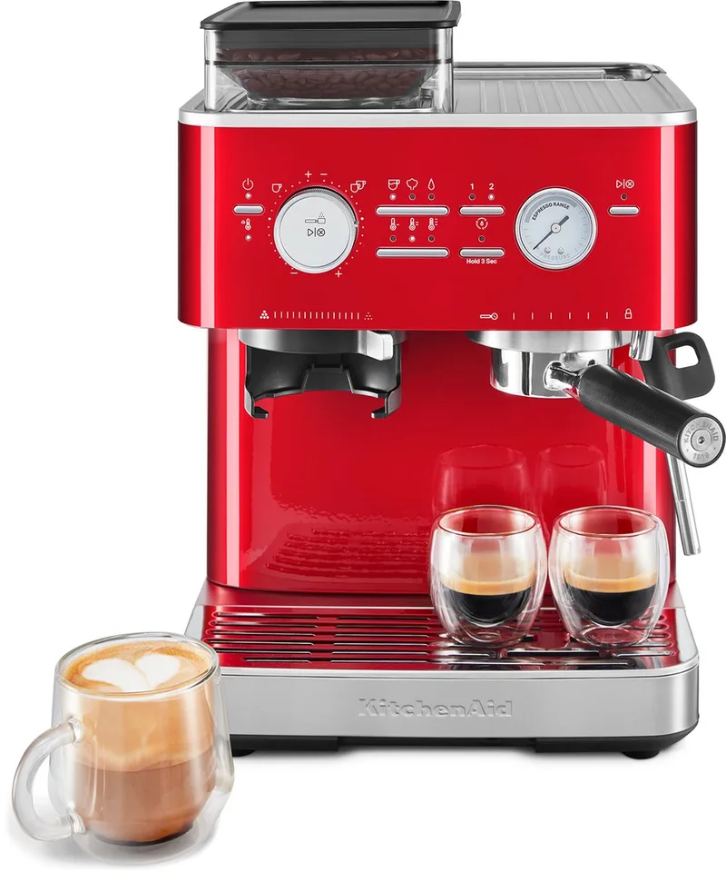 Pistonmachine met Koffiemolen - 5KES6551ECA - Ingebouwde koffiemolen - kantelbaar stoompijpje - 15 bar pomp en drukmeter - Appelrood van KitchenAid in Candy Apple – productfoto