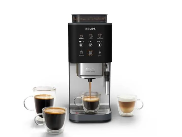 Coffee Crush Edition, Espresso-Kaffeevollautomat, nur 15 cm Breite kompakt, mit Dampfdüse, für ganze Bohnen und gemahlenen Kaffee, 3 Mahlgrade, Edelstahl Kegelmahlwerk, Dunkelgrau, SA404BE1 von Krups – Produktfoto