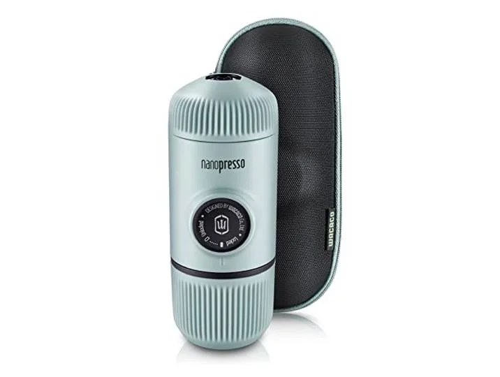 WACACO Nanopresso bærbar espressomaskine, leveres med S-Case Nanopresso, forbedret version af Minipresso, rejsekaffemaskine, manuel, arktisblå fra Nespresso – produktbillede