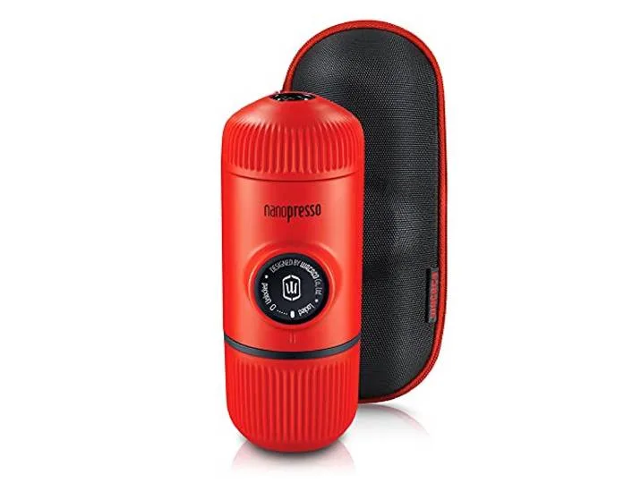 WACACO Nanopresso Machine à Expresso Portable\, livrée avec le S-Case Nanopresso\, Version Améliorée de Minipresso\, Cafetière de Voyage\, Actionné Manuellement\, Rouge Lave by Nespresso – product photo