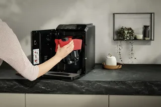 EQ300 TF303E07 - Volautomaat espressomachine van Siemens in Rvs – productfoto 2 van 3