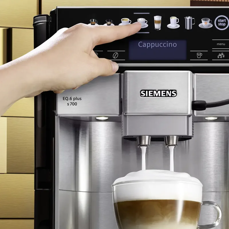 EQ6 plus s700 TE657M03DE - Volautomatische espressomachine - Zilver/Zwart van Siemens in Zwart – productfoto 2 van 4