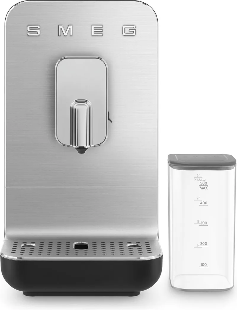 BCC13BLMEU Volautomatische Espressomachine - Geïntegreerd Melksysteem - Koffiemachine met Bonenmaler - 19 Bar - Thermoblock - Bean-to-Cup - 9 Koffie- & Melkspecialiteiten - Collezione van Smeg in Mat Zwart – productfoto