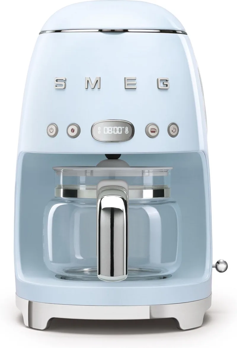 DCF02PBEU Filterkoffiemachine - Koffiezetapparaat - 10 Koppen - Warmhoudfunctie 40 min - Aroma Instelling - Programmeerbare Startfunctie - 50’s Style van Smeg in Pastelblauw – productfoto